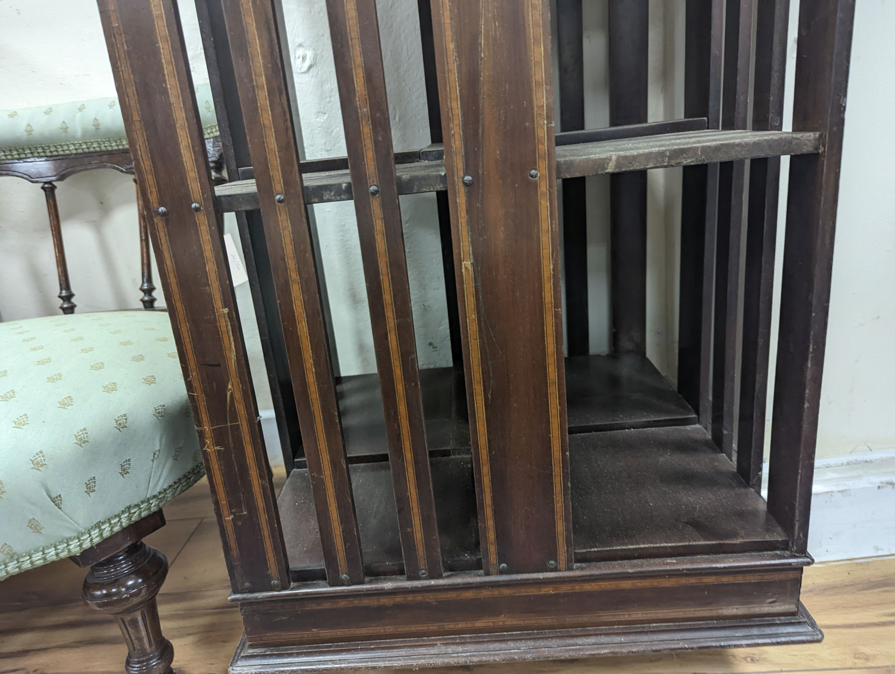 An Edwardian mahogany revolving bookcase, width 49cm, depth 49cm, height 81cm